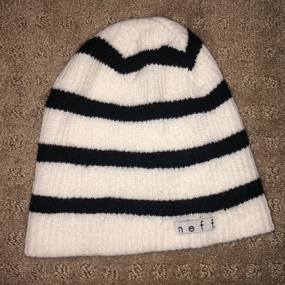 STRIPED BLACK AND WHITE NEFF BEANIE